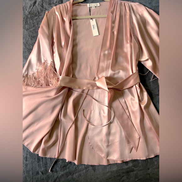 Fleur du Mal FEATHER EMBELLISHED ANGEL SLEEVE ROBE -M/L - Rose Pink NWT - Picture 9 of 10